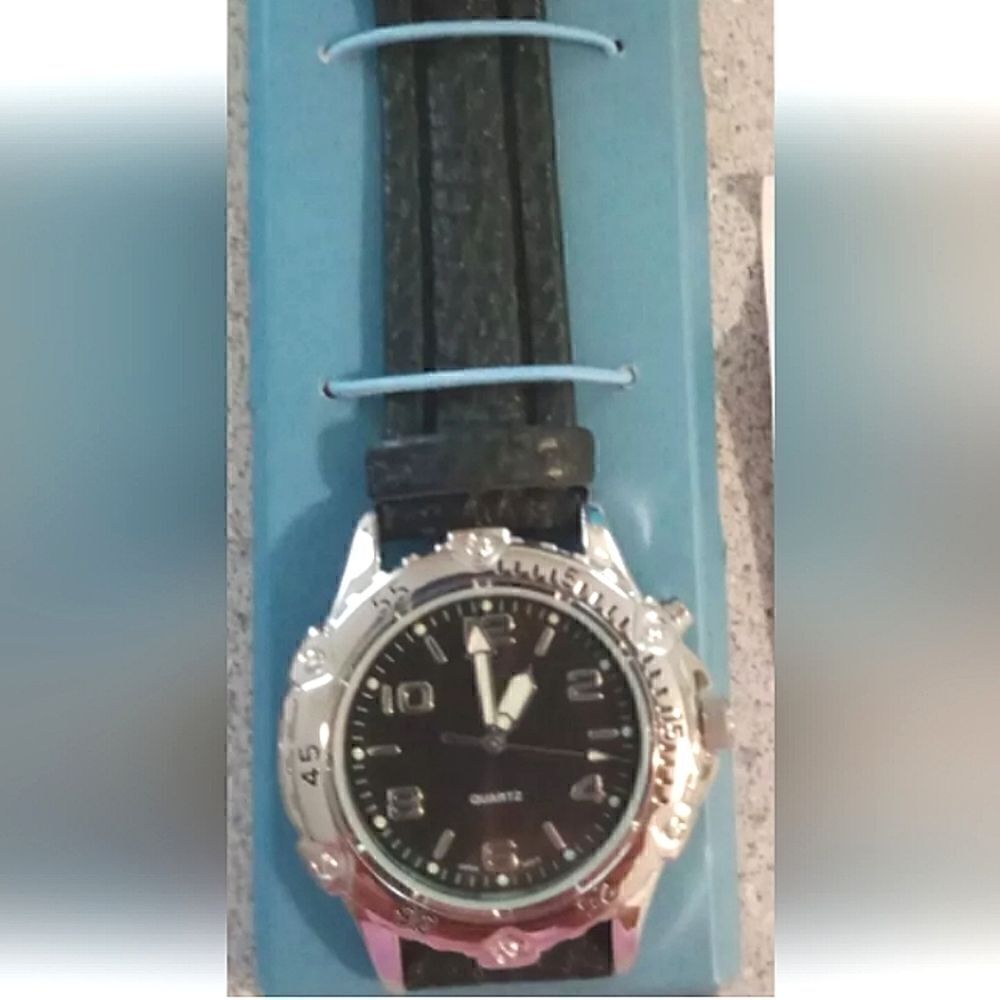 Avon Men's Casual Quartz Watch W/LED LIGHT Vintage